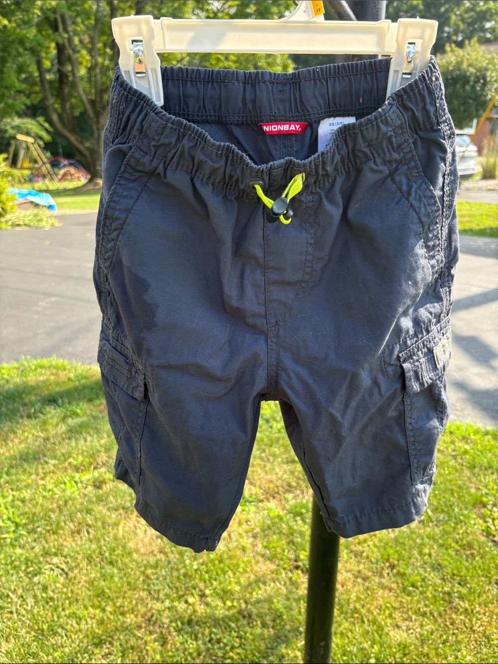 UNIONBAY boys size 5/6 Navy Cargo Shorts with Neon Drawstring